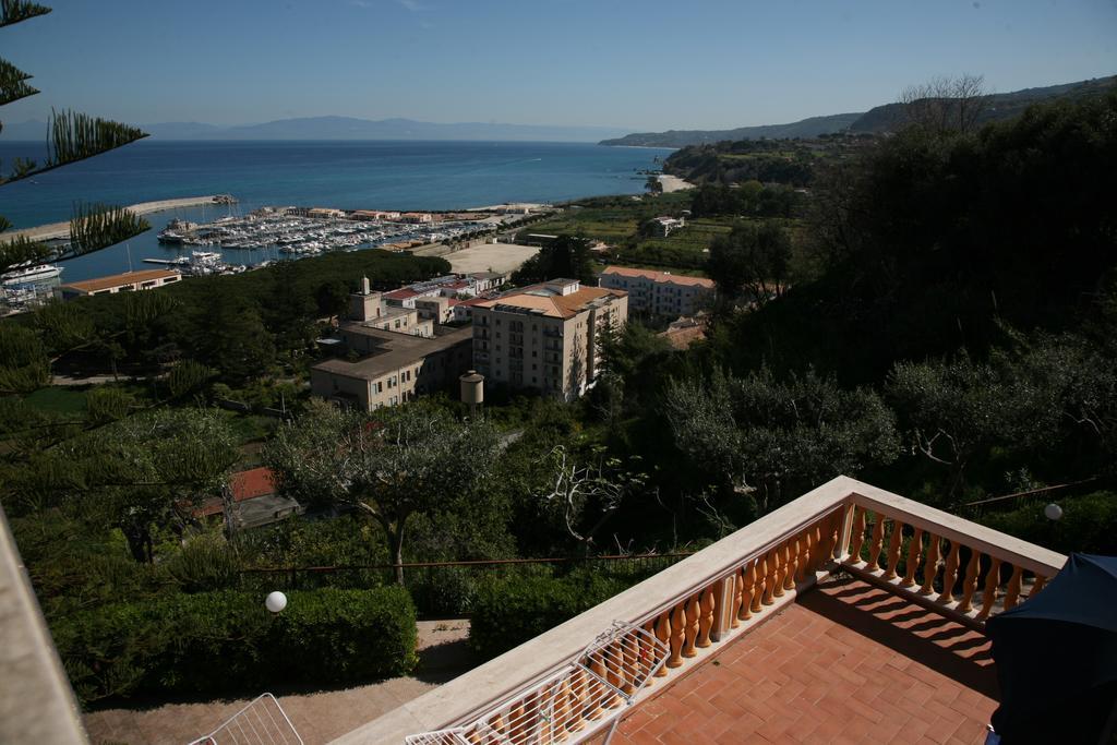 Mansarda Villa Alf Di Vito Tropea Rum bild